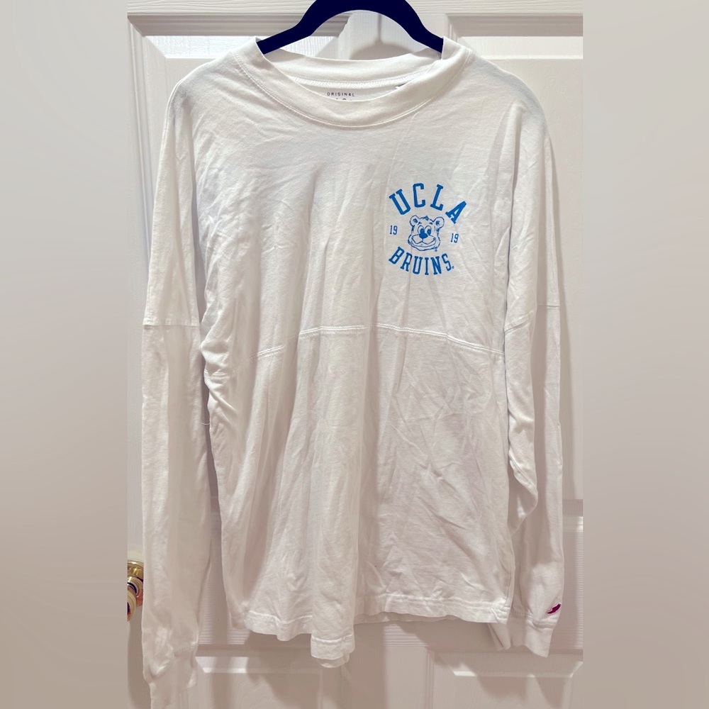 Worn minimally. Hollister UCLA long sleeve t-shirt. Size M.